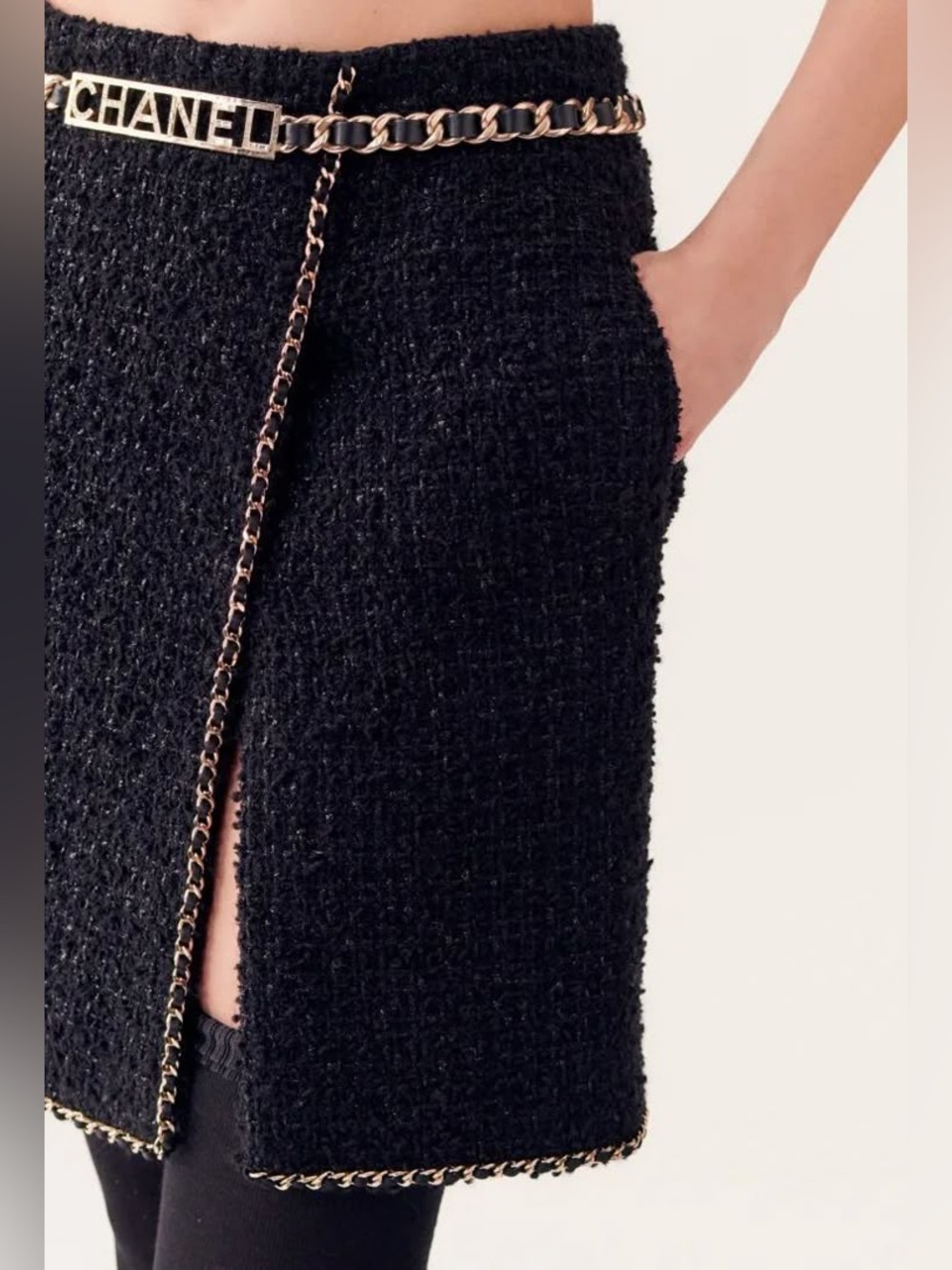 CHANEL Black Bouclé Pencil Skirt with Gold Chain Trim CHANEL IRIDESCENT TWEED 38